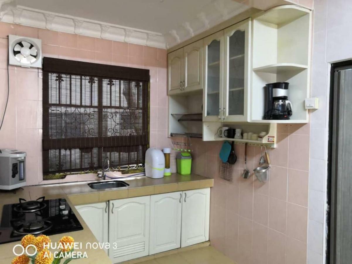 Ibu Home-To-Stay Pasir Gudang Esterno foto