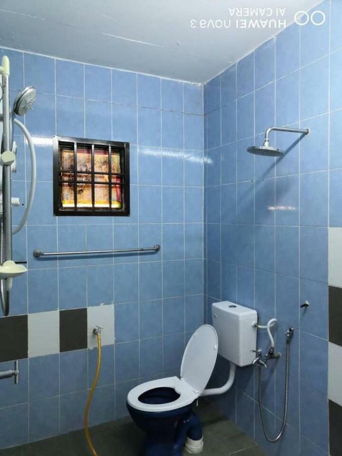 Ibu Home-To-Stay Pasir Gudang Esterno foto