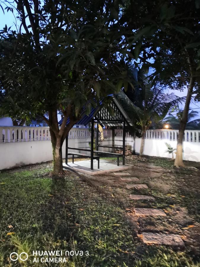 Ibu Home-To-Stay Pasir Gudang Esterno foto